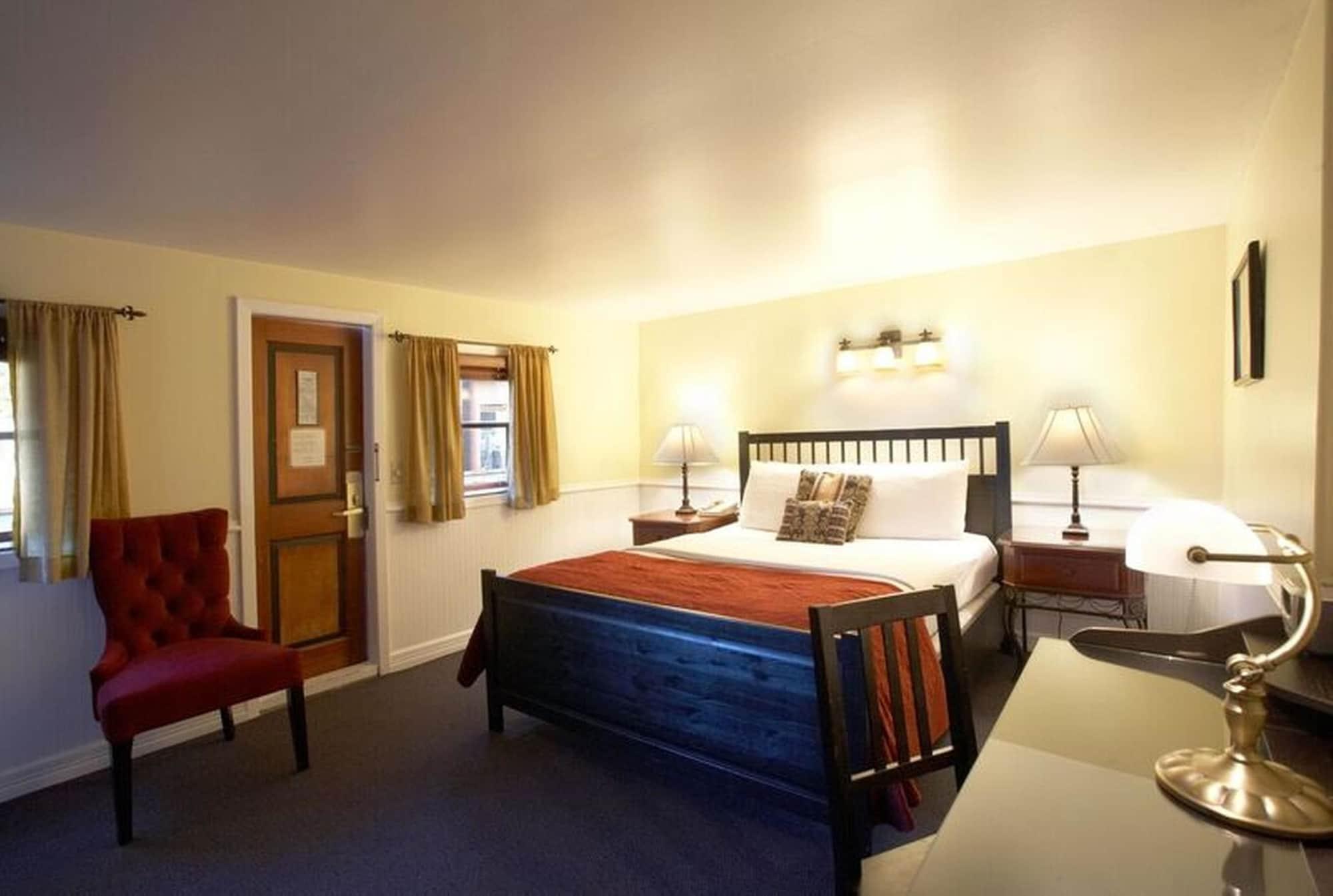 Delta King Hotel 3*